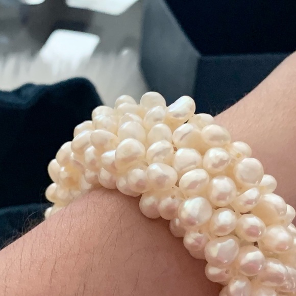 Blue Nile THICK multi strand pearl bracelet - Picture 3 of 15